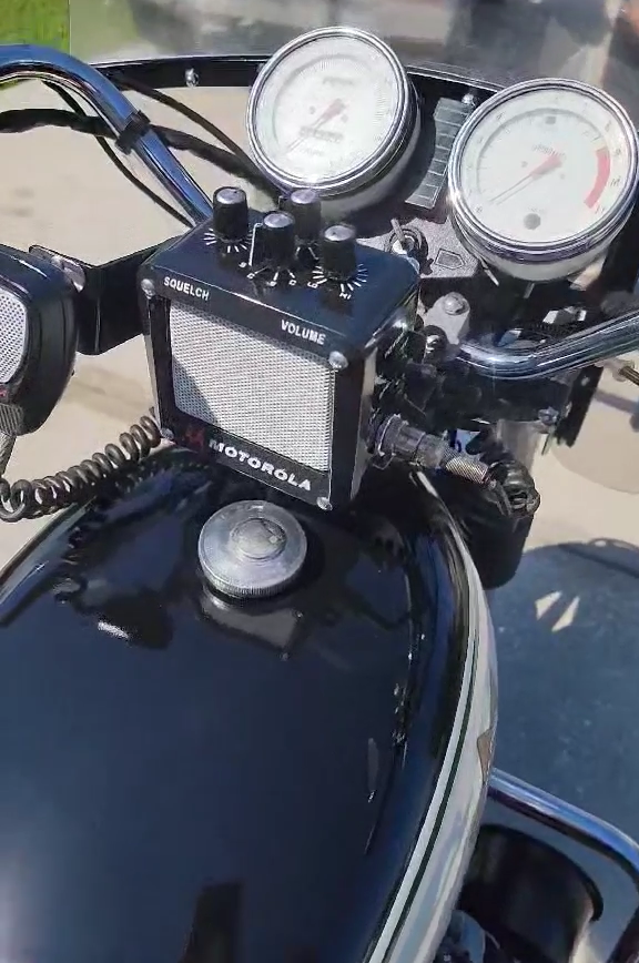 REPLICA "CHiPs" MOTORCYLE RADIO